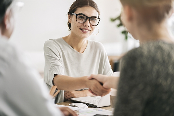 Une approche humaine du recrutement de votre personnel de santé à Antibes et en France Une approche humaine du recrutement de votre personnel de santé à Antibes et en France